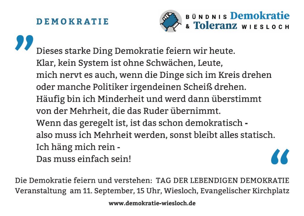 Postkarte mit einem Auszug aus einem Demokratie-Raptext