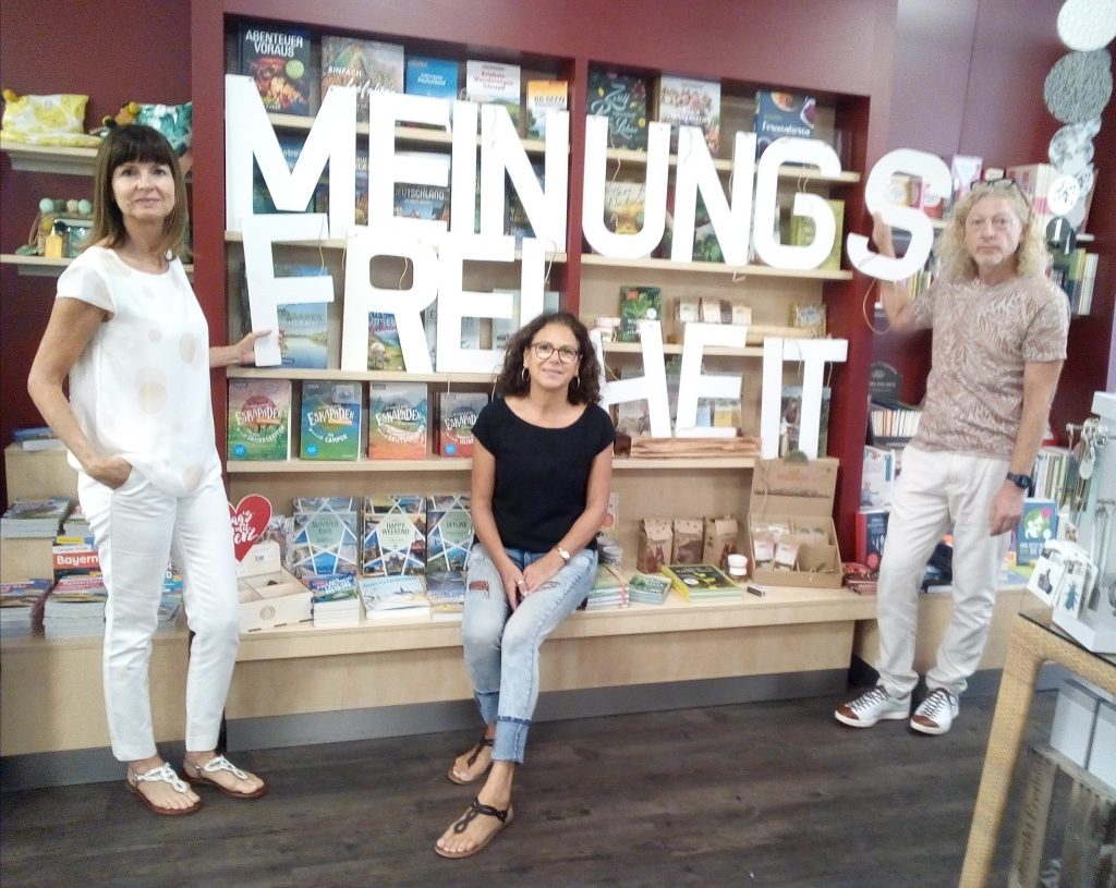"Die Buchhandlung Dörner steht hinter der MEINUNGSFREIHEIT".